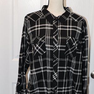 Torrid Size 2 Button Down Black Plaid Long Sleeve Shirt